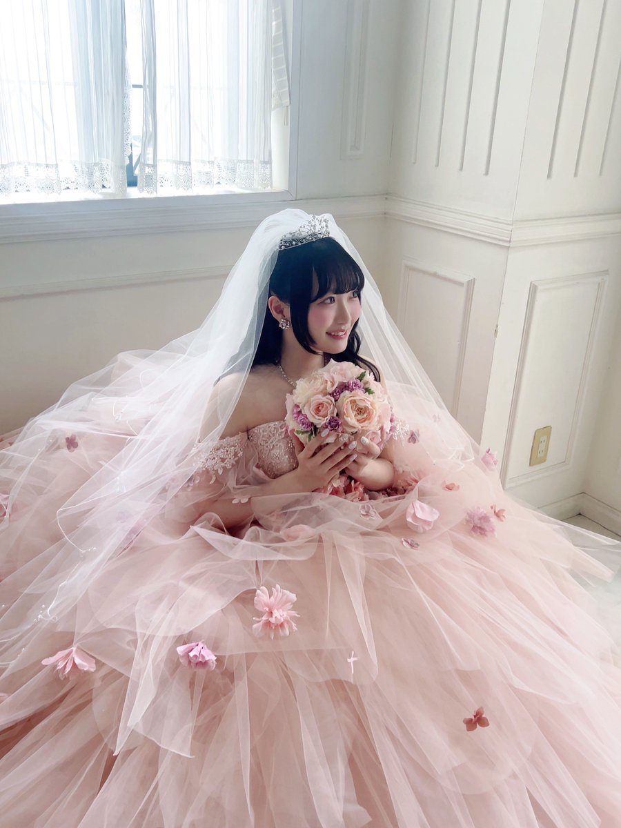 『結婚式は あいのなかで』
ご視聴ありがとうございました💐

お花がたくさんあしらわれた、とっても素敵なピンクのドレスを着させていただきました…！！
あいさんの優しいトークのおかげで、楽しくお話しすることができました☺️
来週もよろしくお願いします♪
#あいなか #agqr
