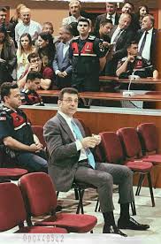 ⚫️ İmamoğlu için sırada SAHTECİLİK yargılaması var!
YARGILANMASINA; "zincirleme şekilde resmi belgede sahtecilik yapma" suçundan 8 yıl 9 aya kadar hapis istemiyle 16 Şubat'ta İstanbul 59. Asliye Ceza Mahkemesi'nde devam edilecek olan İmamoğlu için İdare Mahkemesi'ndeki itirazı