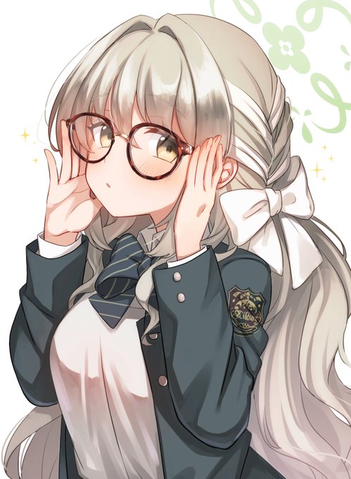 ミヨちゃん眼鏡似合いそう 