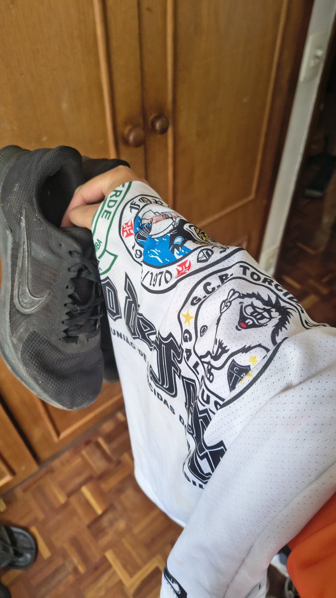 tristheuzismo's tweet image. indo ali comprar pão