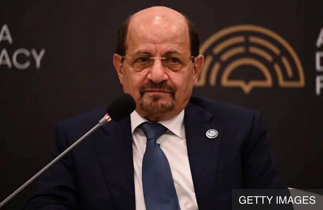 #شائع_الزنداني نتمنئ منك 
📍 عين وزراء من ما اشتيت، إلا معمر الإرياني يكفيه، خليه في البيت.
📍عين من المجلس الانتقالي، لكن مش عنصريين مثل عبدالناصر الوالي.
📍 عين اصلاحيين لكن تختارهم انت ويكون ولائم للعلم، مش لدولة المقر.
📍 عين مؤتمريين من أبناء الناس، مش تابعين لعيال عفاش