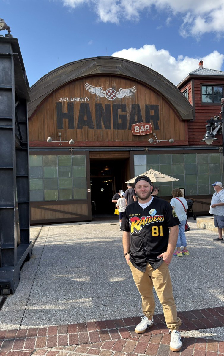 AlexArnold88's tweet image. A whole lot of Indiana Jones at Epcot!

This year Indy basically has a whole art booth to himself at Epcots Art Festival! Tons of Indy prints to choose from!

Stopped by to see @JJLendl at the Acme Archives booth who has made some of my favorite Indy prints (picture of them above…