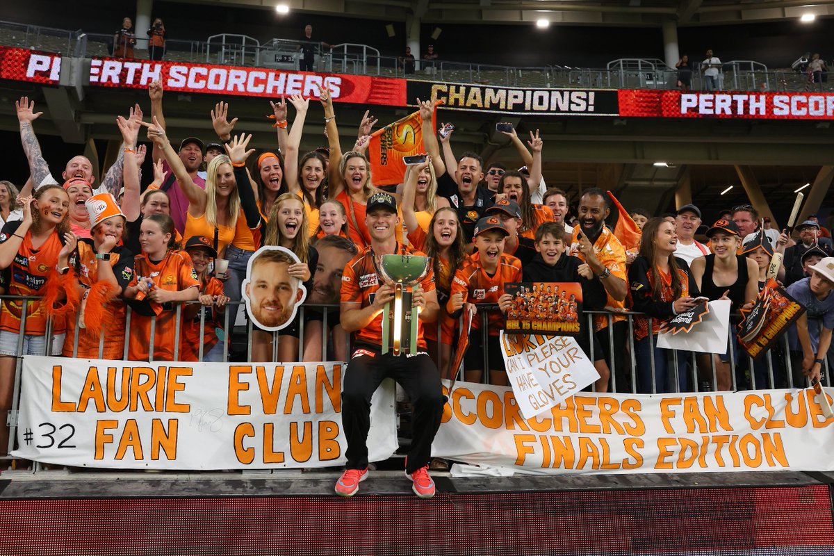 BBL's tweet image. Members of the Laurie Evans Fan Club are living their best life right now 😆 #BBL15