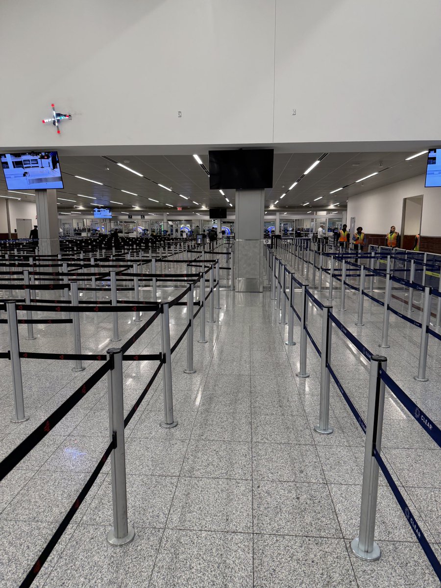 Still just wet roads south of the metro. Some slight ice on treetops. <a href="/ATLairport/">Atlanta Airport</a> is wet and VERY empty. No security lines at all. #gawx #atl