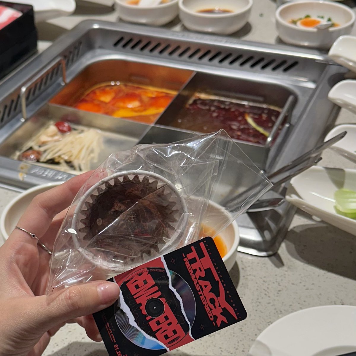 툥프들이랑 태용이 이야기하면서 밥먹기 !!! 🤤 태용이가 먹으라던 두쫀쿠도 선물받음ㅎㅎㅎ