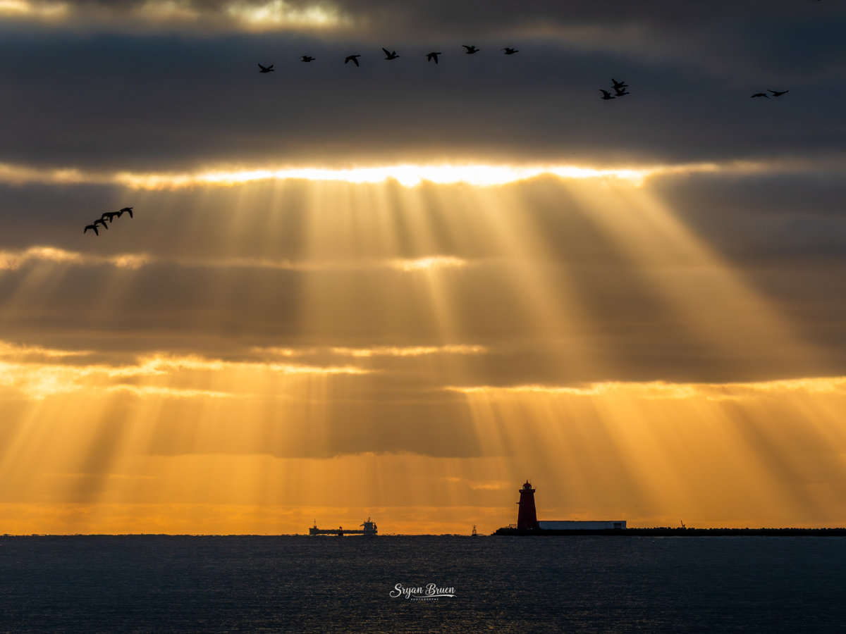 sryanbruenphoto's tweet image. Sunbeams over Dublin Bay, from November 2025.