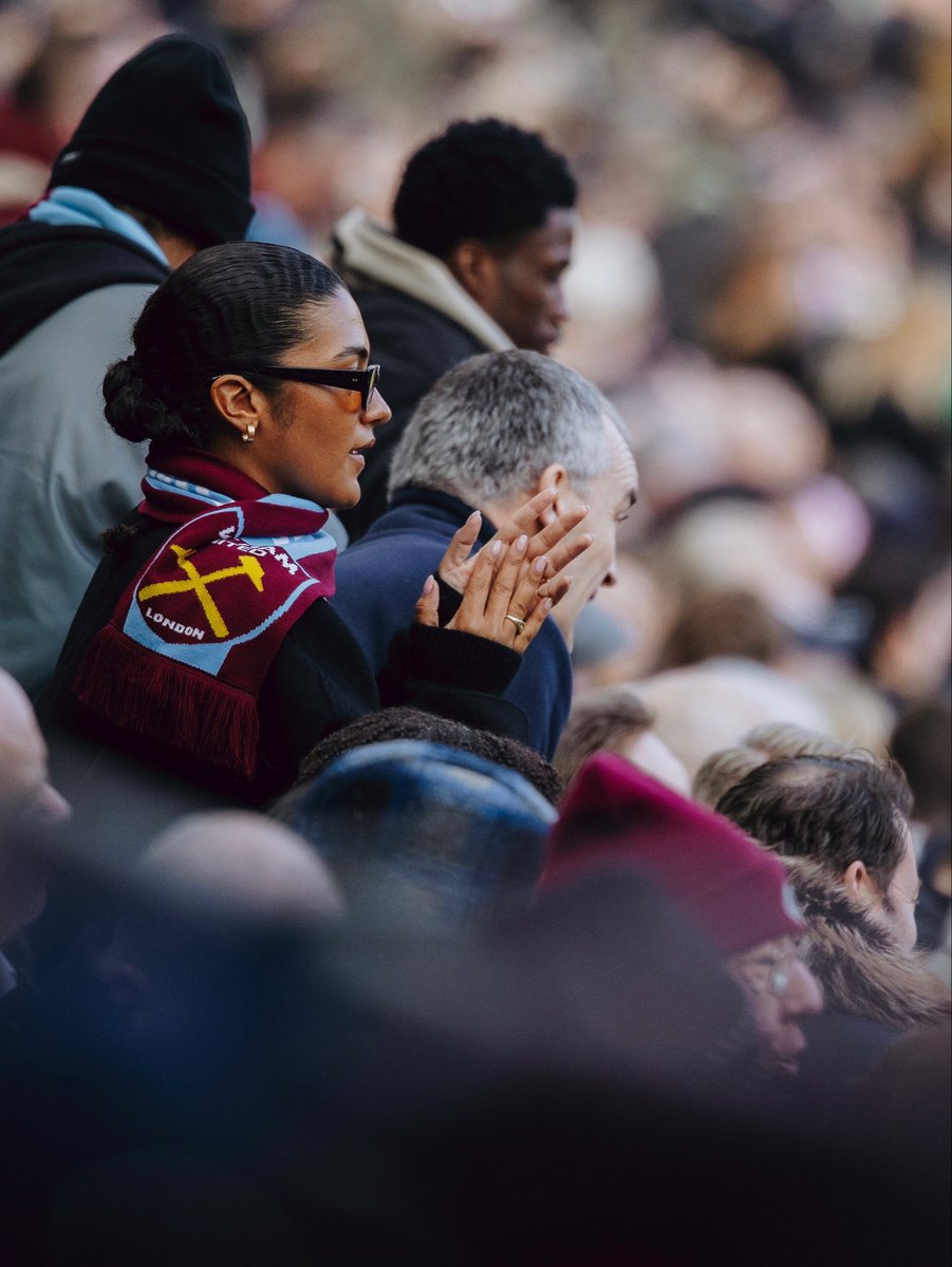 Spotted in the stands: Olivia Dean ✨