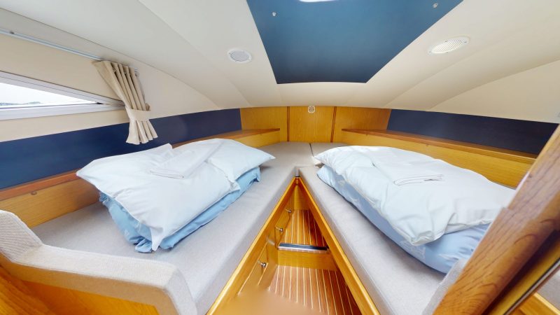 Regal Light — available for Norfolk Broads holidays.

Features include:
•Sleeps up to 8
•Upper sundeck
•Dual steering positions
•Bow thruster

herbertwoods.co.uk/book/regal-lig…
📞 0800 144 4472
