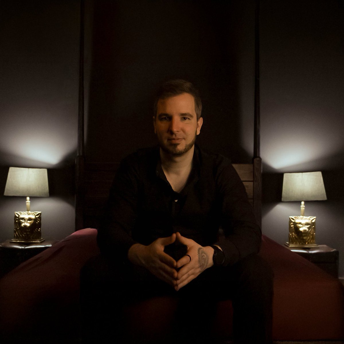 Am vergangenen Samstag war ich wieder im Atrium
 und habe ein Fotoshooting gemacht. Die Bilder sind sowohl für meine Website (Mentor-Chris.com) als auch für mein Profil auf der Atrium Webseite.  Wie ich finde, treffen mich die Bilder einfach sehr gut.