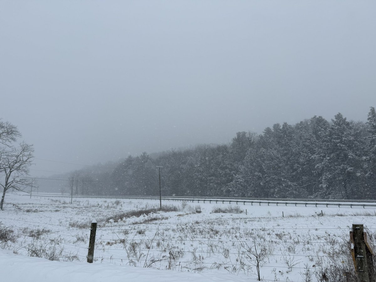 TrailRunn3r89's tweet photo. Snowmageddon miles #Run #Runner #Running #RunPA #PaRunner #Saucony #SauconyTrail https://t.co/YDBqLYMDIr