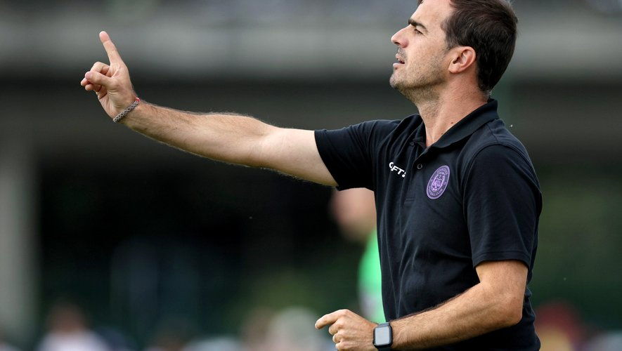 AndiOnrubia's tweet photo. Se acaban los calificativos para definir el gran trabajo de Carles Martínez Novell con el Toulouse. Lleva cuatro victorias en los últimos seis partidos, empató a 2 en Marsella vs OM y el que perdió (vs Lens) fue con uno menos.

Victoria 0-2 hoy en el campo del Brest. Tiene al equipo séptimo, a dos puntos de Europa. En verano le vendieron a Suazo, Canvot, Aboukhlal, Babicka y Sierro y el club apenas invirtió.

El catalán se ha ganado dar el salto a un club de mayor envergadura. Suplió a Montanier con creces (que venía de ganar la Coupe de France) y su Toulouse es un duro hueso de roer.

Y ojo a Pape Demba Diop (2003), que está brillando en el medio.