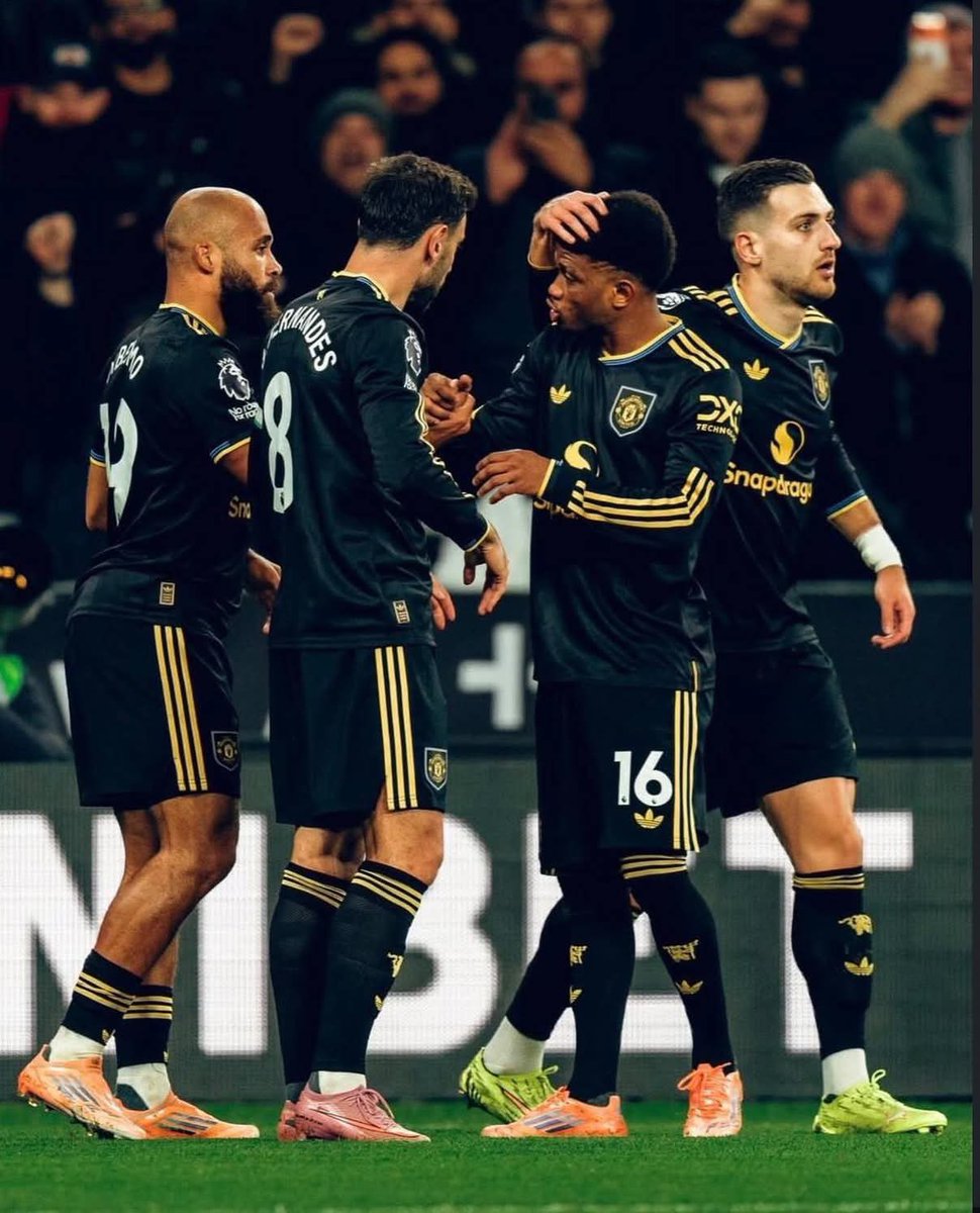 BlessingGives's tweet image. Manchester United beats Arsenal, I'll give out $250 to 20 of my followers that Likes this post 💰💸❤️