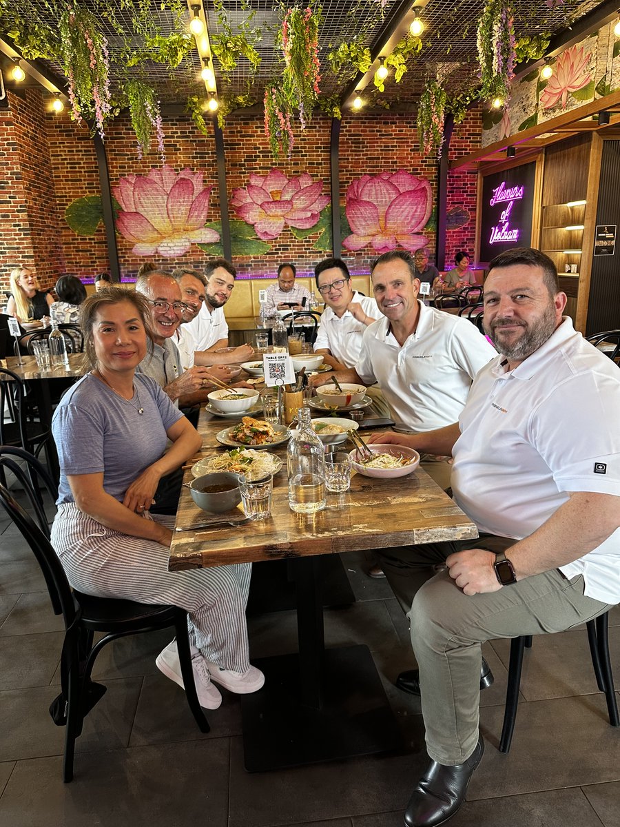 CinnamonEnergy's tweet photo. Hanging out with the FranklinWH team in Sydney, as well as a local installer. https://t.co/W7smI7cCAi