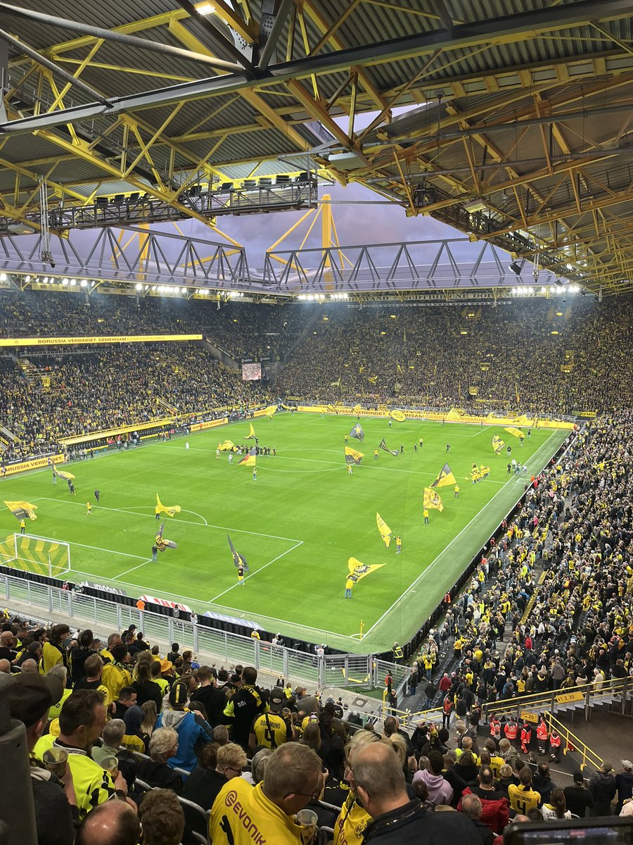 prichardson76's tweet photo. @Rob_WCFC Done Germany in September last year . Brilliant . Rot Weiss Essen , Fortuna , Dortmund. All 3 divisions done. 👍 https://t.co/qeLdDL9NPW