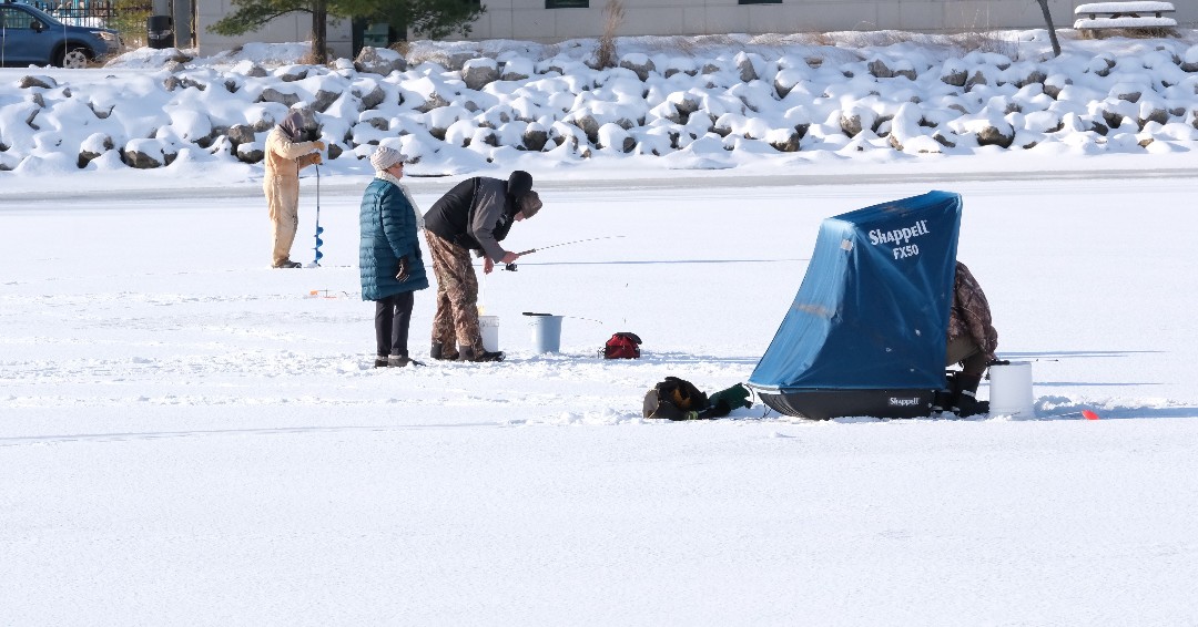 ❄️ Winter fishing season is here and anglers are heading out for a cold-weather catch. From Lake Michigan to inland lakes and rivers, winter fishing offers opportunities to catch perch, steelhead, brown trout, lake trout, and winter steelhead. 

🎣 visitmuskegon.org/blog/post/wint…