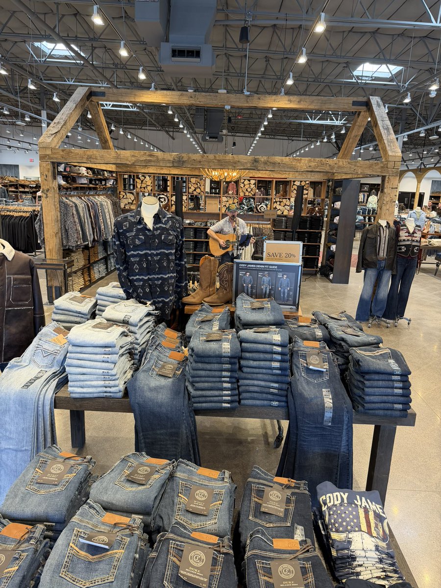 Larry Mac KLPX tweet media