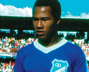 Dale loco 🔟, complétame el podio para decir que en mi equipo jugaron los 4 mejores jugadores de la historia de este país ⏳