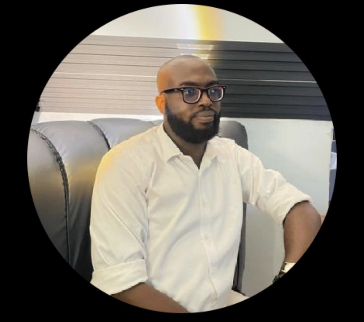 Nuchim_x's tweet image. You guys should be burying your heads in shame 
😹😹😹😹 Amorim una