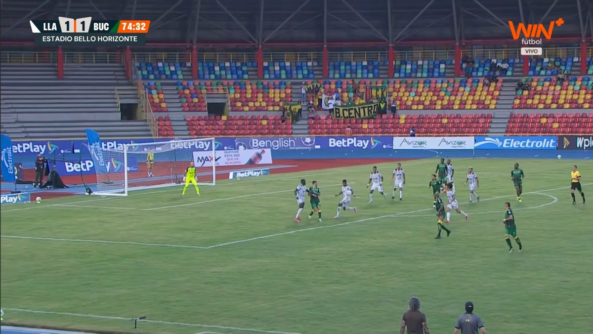 🥅¿𝗘𝗥𝗔 𝗣𝗘𝗡𝗔𝗟?

Hablé con Andrés Grimaldos de <a href="/ElVarCentral/">EL VAR CENTRAL (Andrés Grimaldos)</a> sobre la mano en el área de Llaneros, me comenta: "Es zona de poco riesgo, viene de un compañero de forma accidental y a poca distancia; no es sancionable. Es una potencial excepción a las manos"

✅️ANDRÉS ROJAS