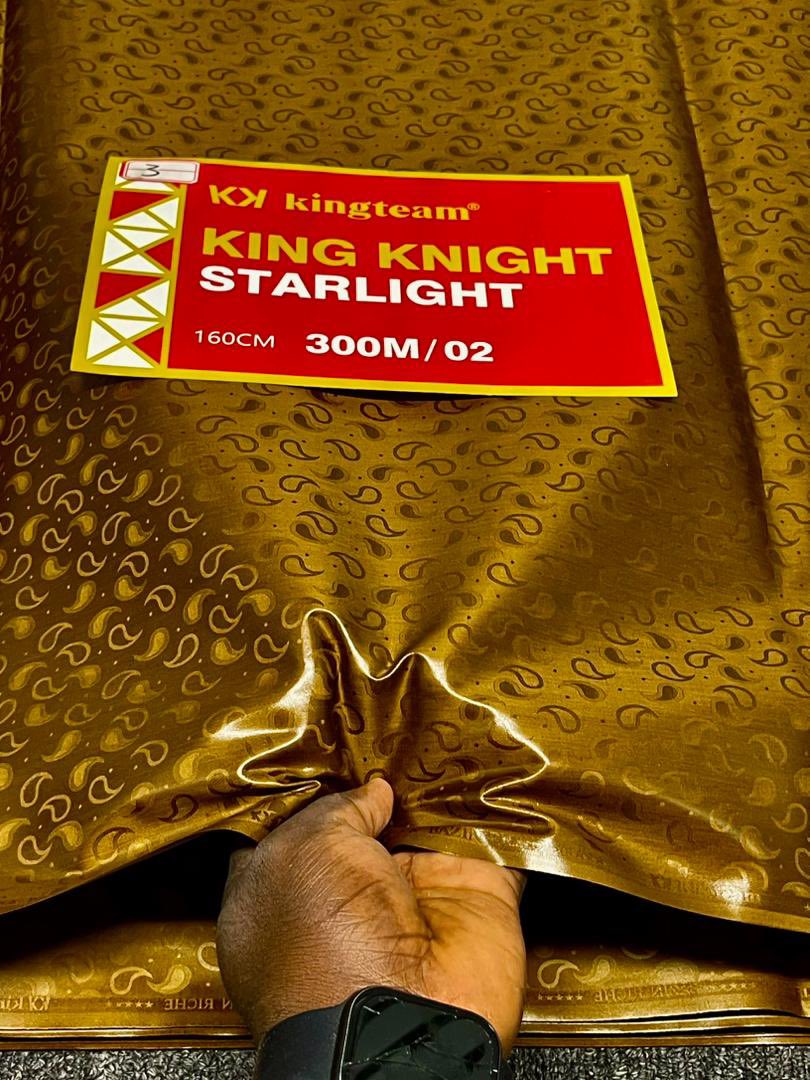 M_ChubadoJR's tweet image. Kindly  RT 🔁 &amp;amp; LIKE PLS

 STARLIGHT 
🏷️ Price:# 5,500 Per yard
☎️Call,DM/WhatsApp
(07068268086)
📍 KANO
Nationwide delivery

Repost 🔁 PLS