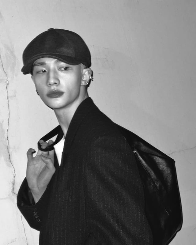 hyunjincrave's tweet image. The Marketing and Communication Director of Borsalino, the oldest Italian luxury hat manufacturer, follows Hyunjin on Instagram.