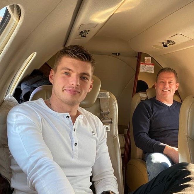 vernoomie's tweet photo. oh okay, he has a gene where he gets extra hot when he’s around awful people https://t.co/viWfBUZZA8