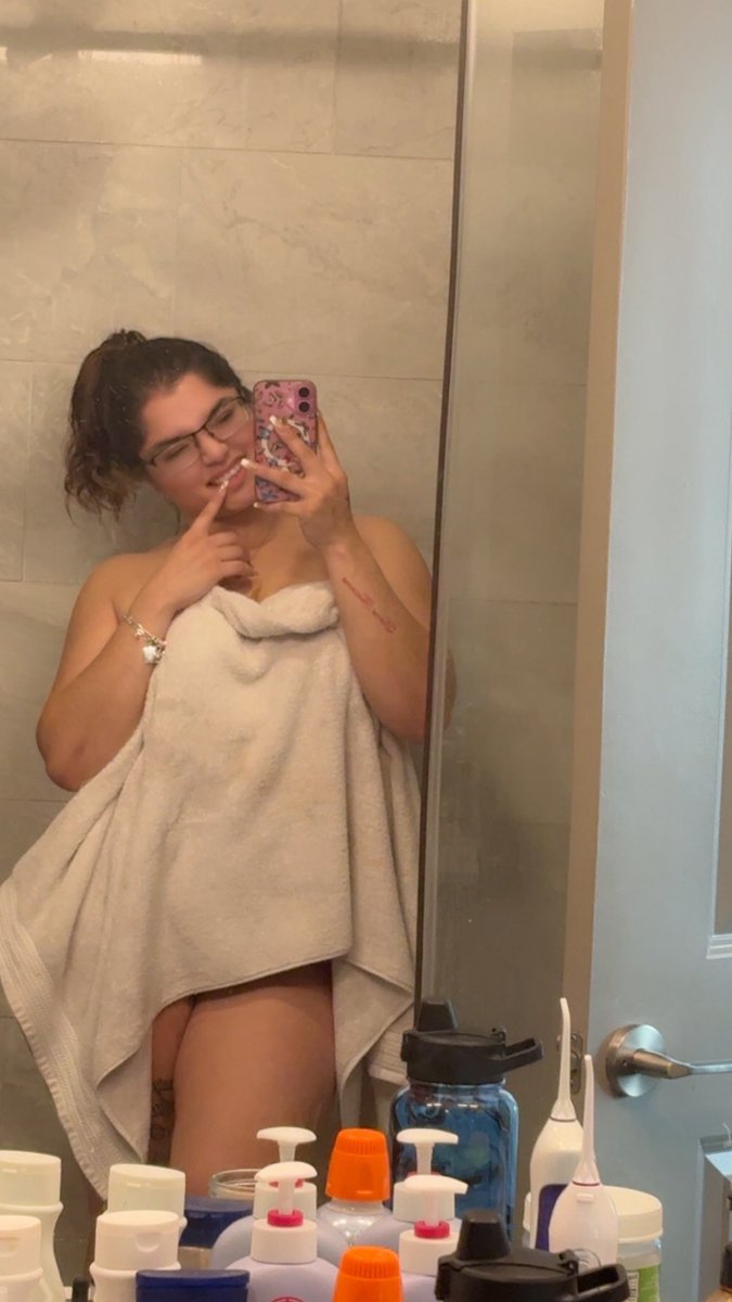 Krys🖤 tweet media