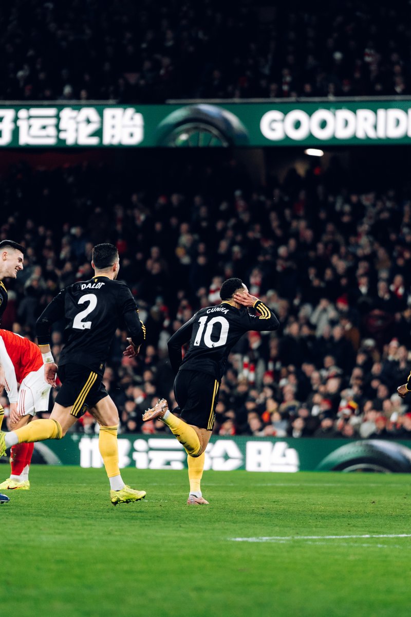 ملعبك بلا هزيمة لين يجيك اليونايتد 😉