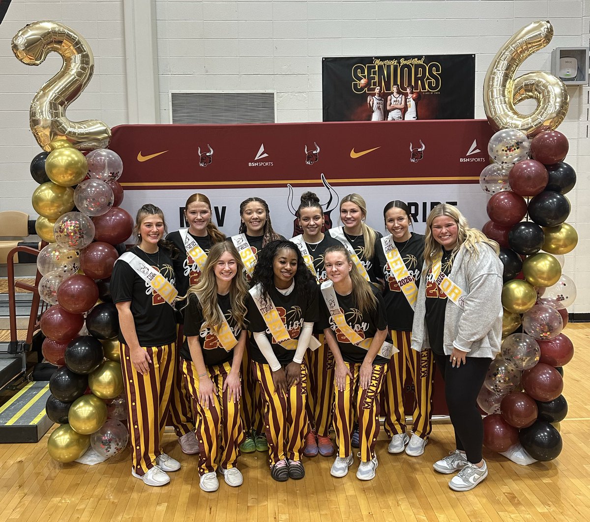 Lady_Mavs_Bball's tweet photo. Grateful to celebrating these ladies yesterday! 
Good Senior Day ✅

#gomavs https://t.co/J645nvrLuh