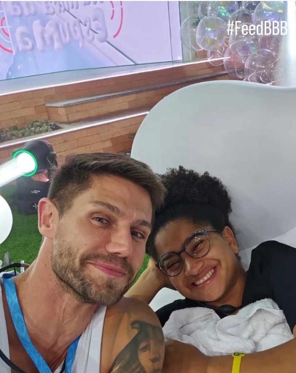 tuitaaray's tweet image. #mijonas o maior shipper dessa casa