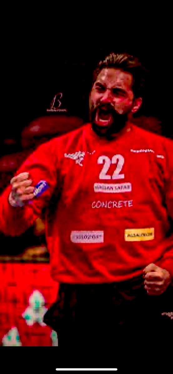 شكرا(حسن صفر)نموذج فعلي للاعب الذي حلل(فلس فلس من عقوده)ولم تغييره الظروف ولا الاتصالات ولا المغريات فكان سد منيع لناديه وللمنتخب (نموذج فعلي وواقعي)لكل الاعبين بمختلف الألعاب في الرياضه الكويتيه (يخاف الله في نفسه قبل لعبه وجهده)شكرا لك من القلب نموذج رائع جدا وجميل اتمني من كل