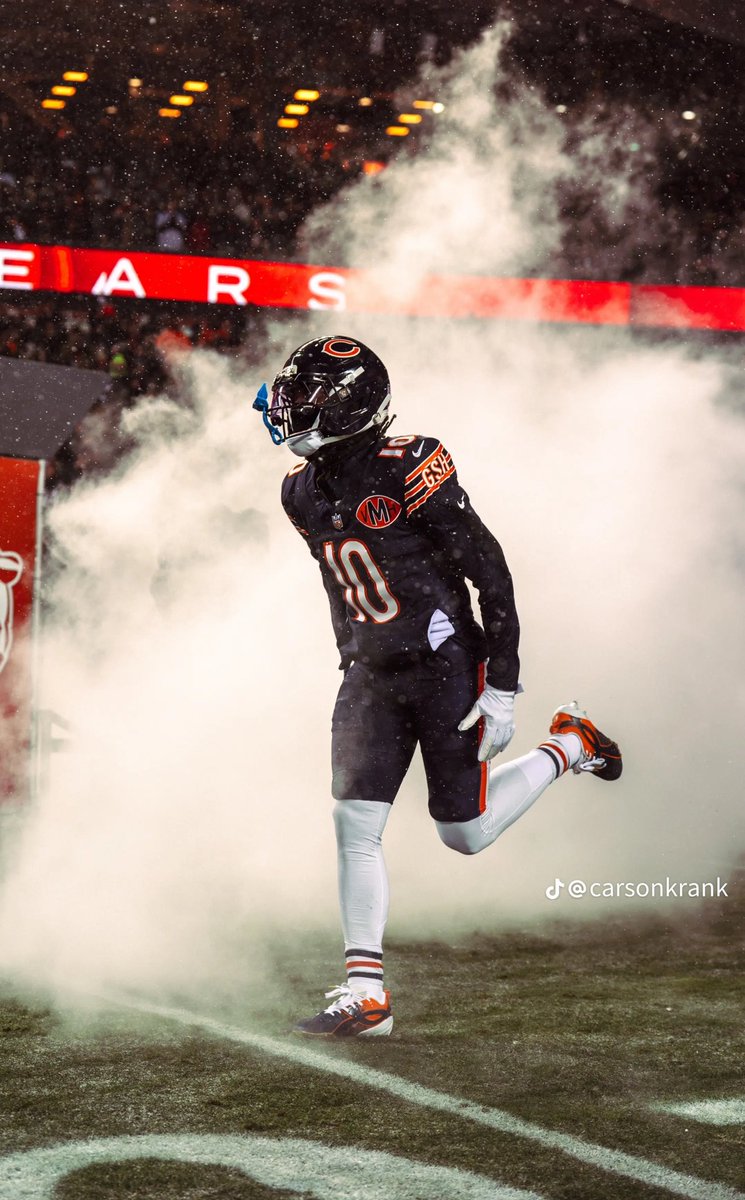 downbadbears's tweet photo. Caleb Williams &amp; Luther Burden aura is unmatched >> https://t.co/0nfxuXZOtZ