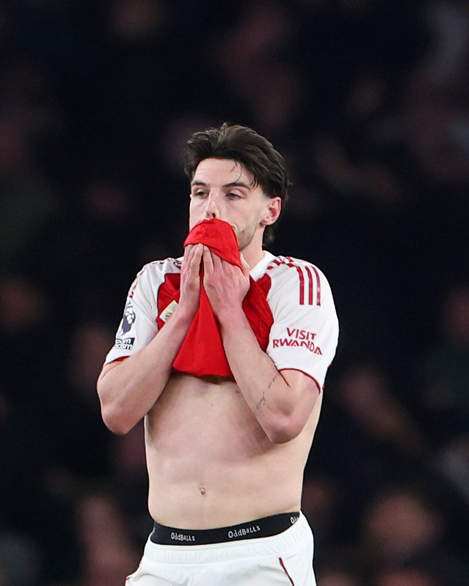 brfootball's tweet image. Arsenal's loss against Man Utd:

▪️ First L at home this season in all comps
▪️ First L after scoring the opening goal this season
▪️ First time they have conceded three since December 2023

A rough night for the Gunners 🫥