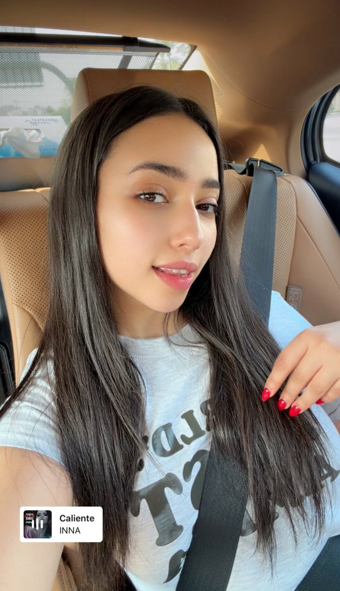 MRF_Queens's tweet photo. Chocoh c'est grave comme elle est magnifique. 🤯
#Chocoh #Youtube https://t.co/TDT6eHOnAV