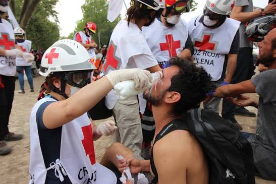 ___Pachi__'s tweet image. La Cruz roja aparecia altiro para ayudar a los delincuentes del "estallido", pero para ayudar a gente de los incendios de Penco, Lirquén, Concepción, Punta de Parra y Florida ni se han visto.