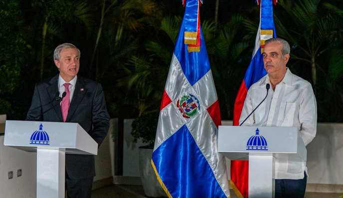 SebastianRochaZ's tweet image. 🔹No me extraña para nada la performance de J.A. Kast en el exterior.

Las alianzas internacionales con lideres mundiales, que ha generado y cultivado J.A. Kast a lo largo del tiempo pueden volver a colocar a Chile en el mundo, después de 4 años perdidos.

Que bien vote 🗳️