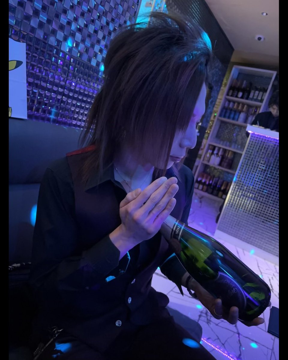 JoeSadide's tweet image. 口ではなく結果だけで有能さを示せ

 #絶滅危惧種　#限界ホスト #最後の指名