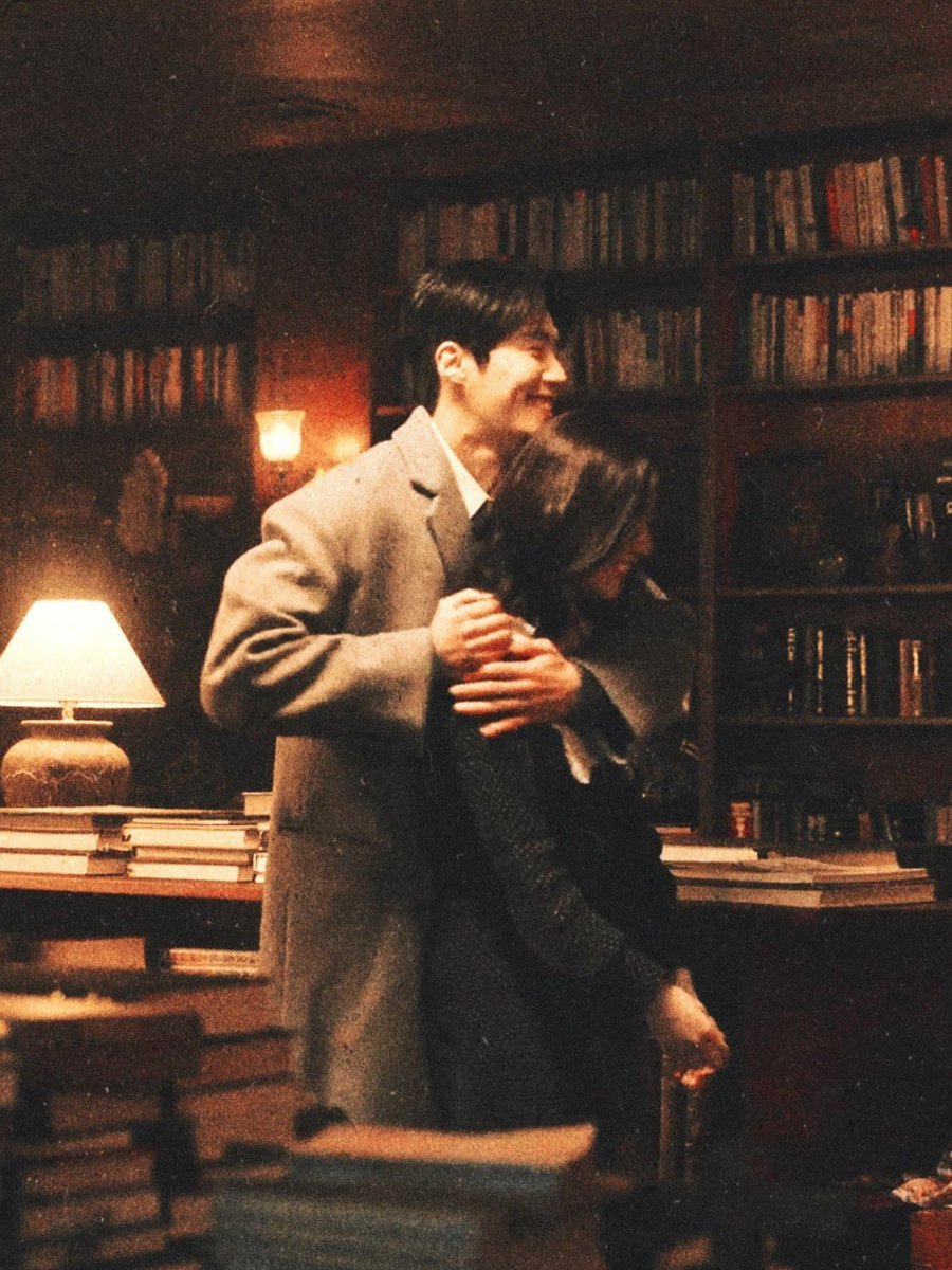 shkdramas's tweet image. There's something about this photo.