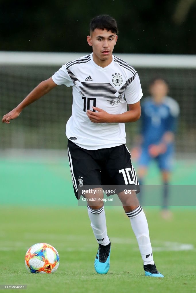 Kerala Blasters complete the signing of 22 year-old attacking midfielder Marlon Roos-Trujillo. The German last played for NK Vukovar 1991 in the Croatian second division! Good signing for the Blasters considering the short window of preparation!

#IndianFootball