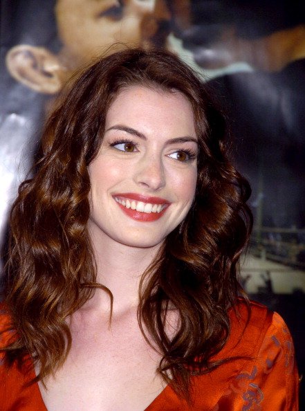 #AnneHathaway