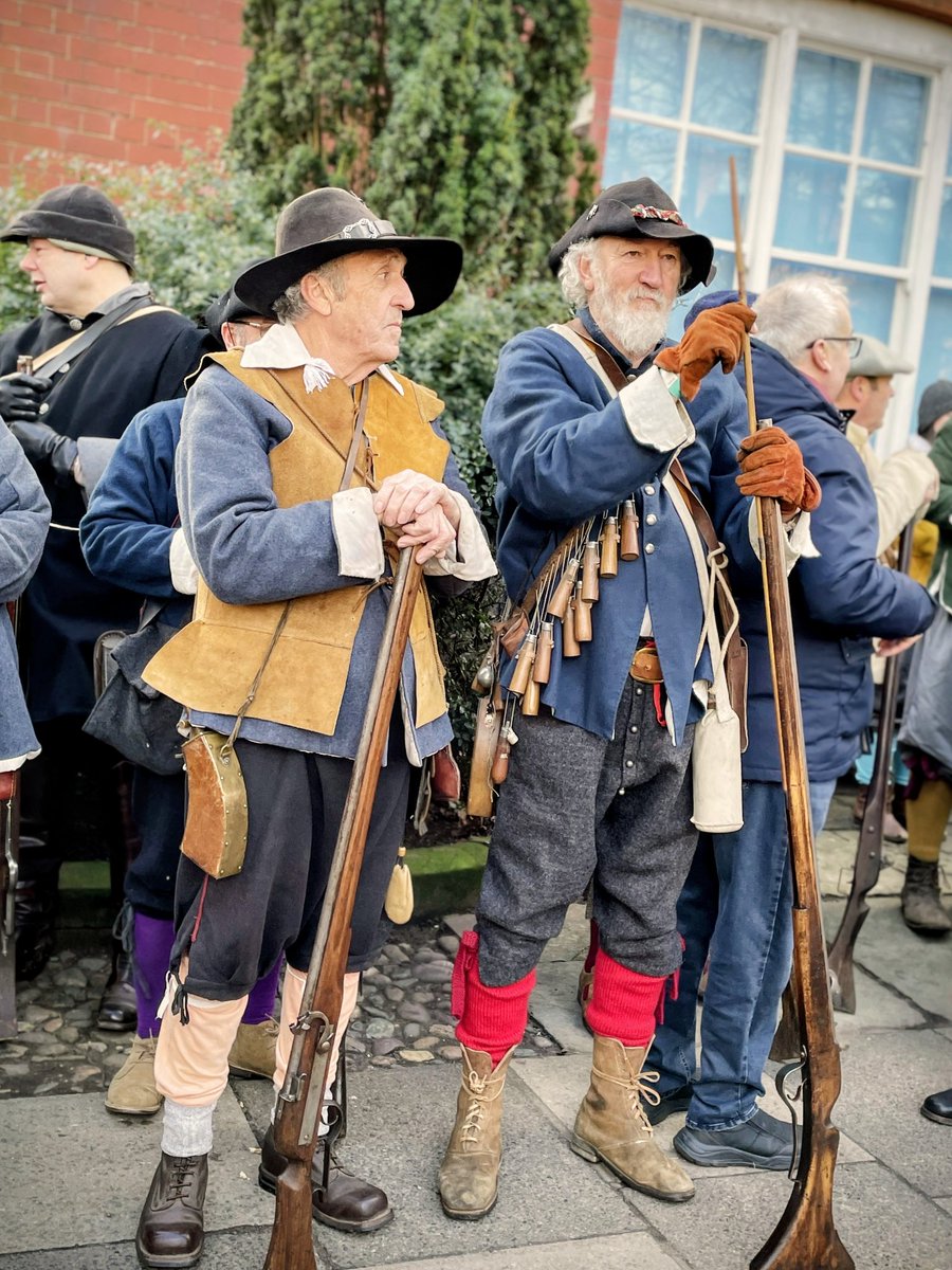 LislesRegiment's tweet photo. Cracking shots of our musketeers John and Kevin
📍The Battle of Nantwich 
#reenactment #17thcentury #englishcivilwar #historicalreenactment https://t.co/FEcsnHnIho