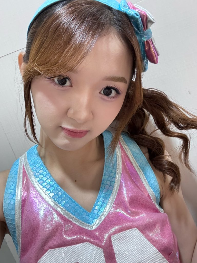 AU_LiaJKT48's tweet photo. THANK YOUUU PERCIN HARI INIIII!!! 🥹🥹🥹 happy 400 show kak mumu 🍅 btwwww selamat dadah winstreak 15x!!!! https://t.co/7PA9XnBPkl