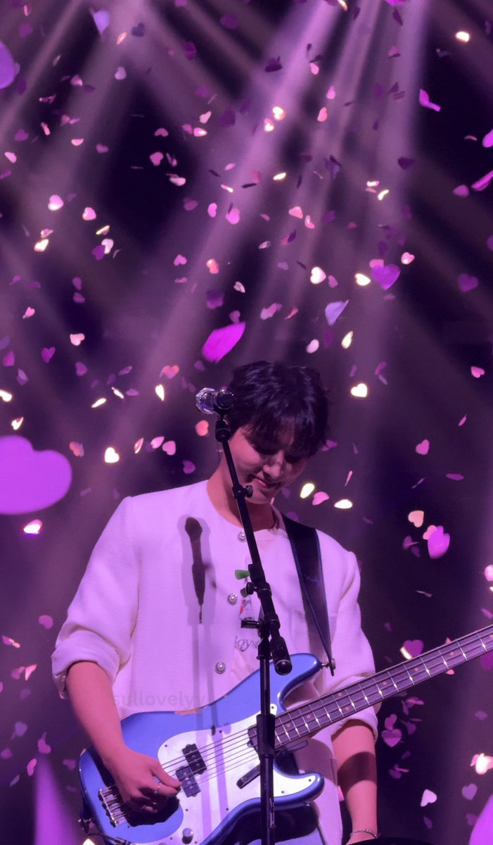 sullovelyy's tweet photo. you ARE beautiful 🩷

#영케이 #YoungK #데이식스 #The_DECADE_MANILA #DAY6inManila https://t.co/fOXJPFMicp