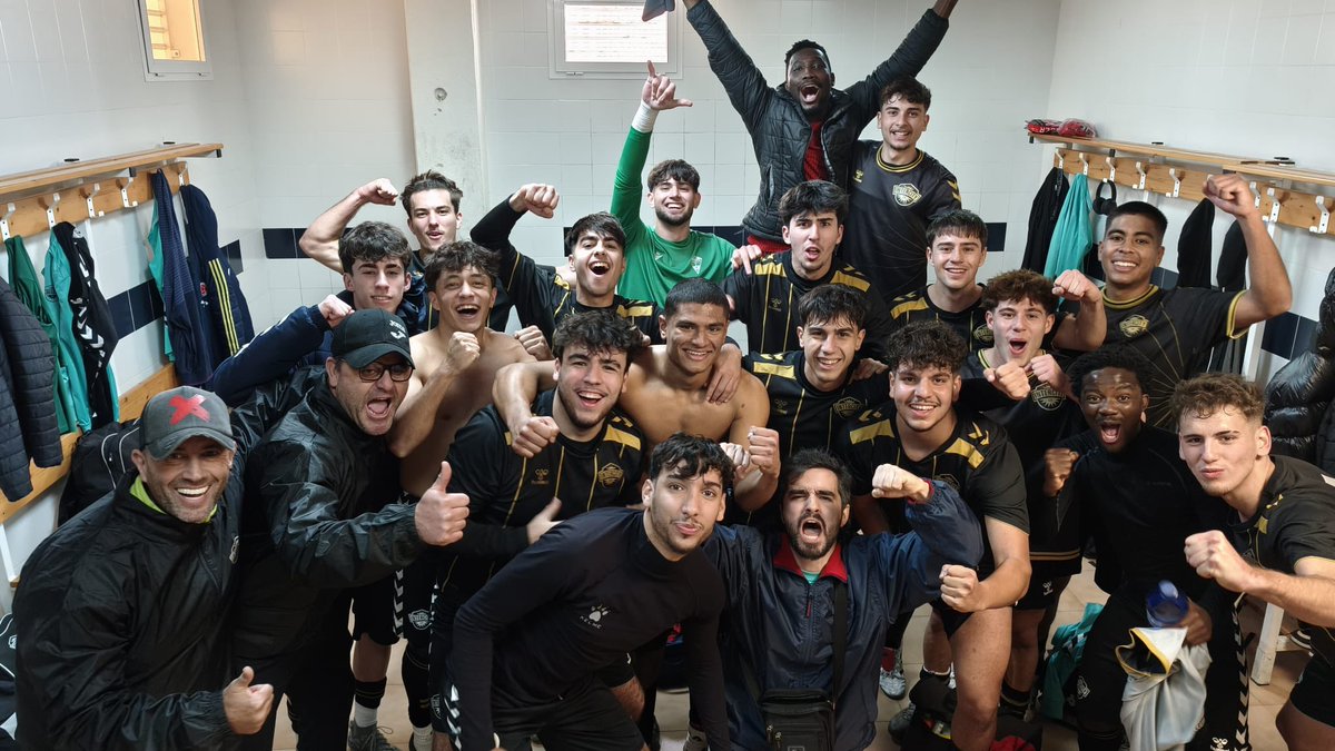 BaseCFIntercity's tweet image. 🏆 𝗝𝗼𝗿𝗻𝗮𝗱𝗮 𝟭𝟲 - 𝗦𝗲𝗴𝘂𝗻𝗱𝗮 𝗙𝗙𝗖𝗩

🖤⚔️ 𝐅𝐢𝐥𝐢𝐚𝐥

2️⃣ Villajoyosa CF
3️⃣ CF Intercity

⚽️ Iván 
⚽️ Blasco
⚽️ Quaye

💪🏻 Grandísima victoria contra el líder en el último suspiro 

🖤 ¡𝐄𝐧𝐡𝐨𝐫𝐚𝐛𝐮𝐞𝐧𝐚 𝐞𝐪𝐮𝐢𝐩𝐨!