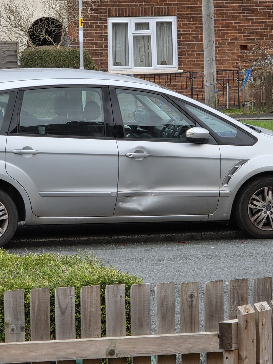 _leecarmichael's tweet image. Happy fucking weekend, not only are my club shite. Some silly cunt reversed in to me #pnefc