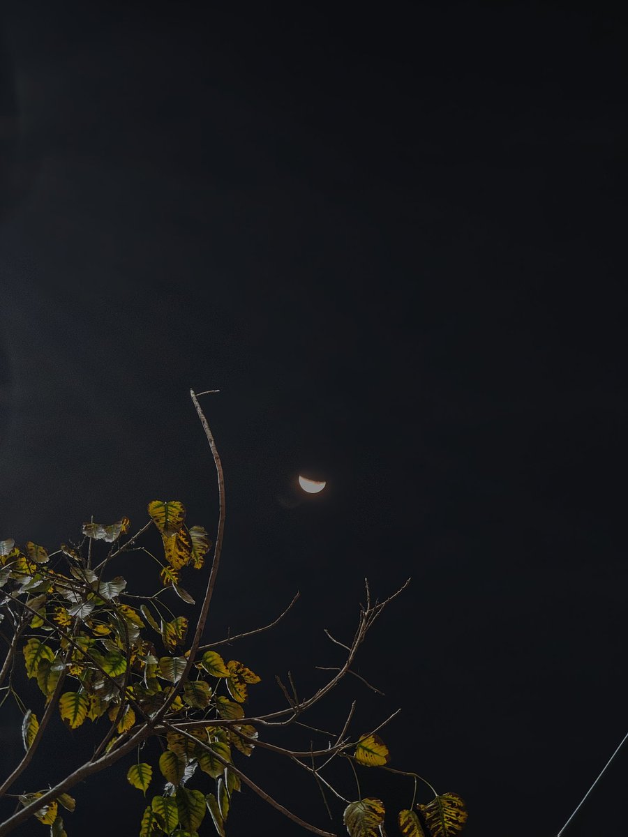 พระจันทร์ที่สามย่านมิตรทาวน์...🌛