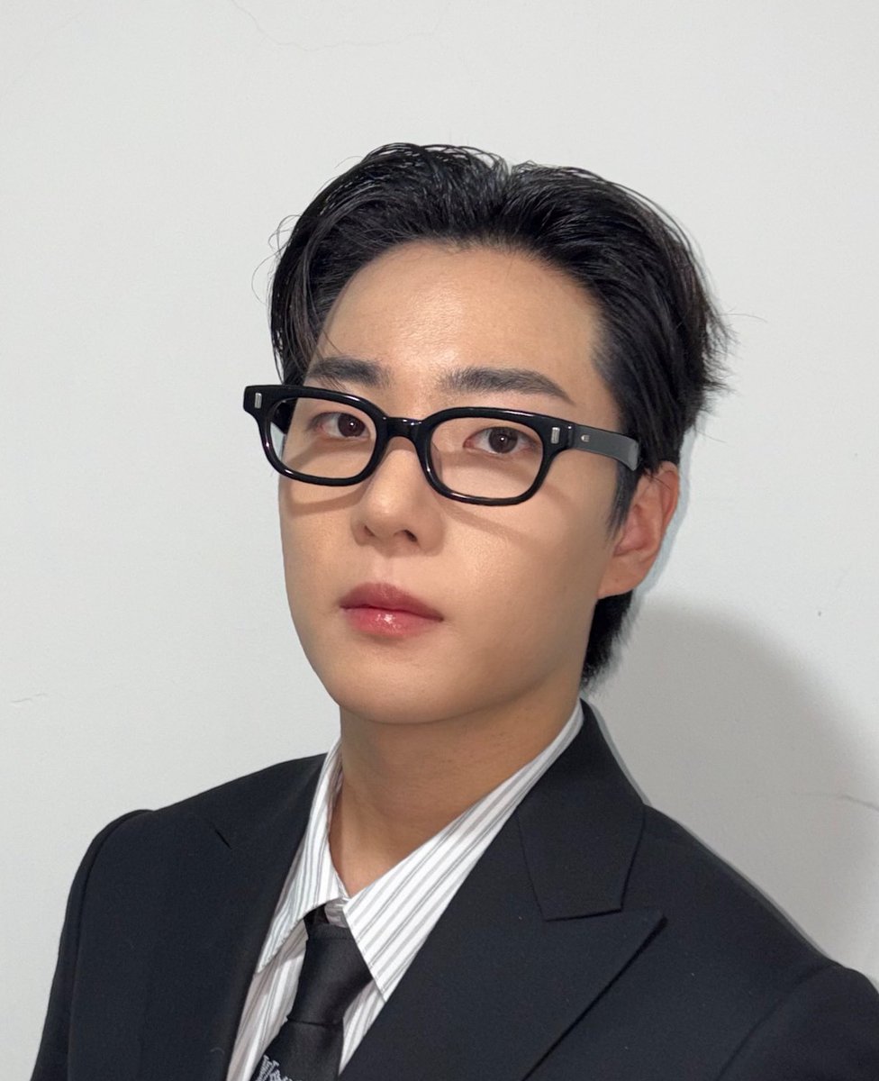 helloooooonf's tweet image. 종나 결혼하고시픔