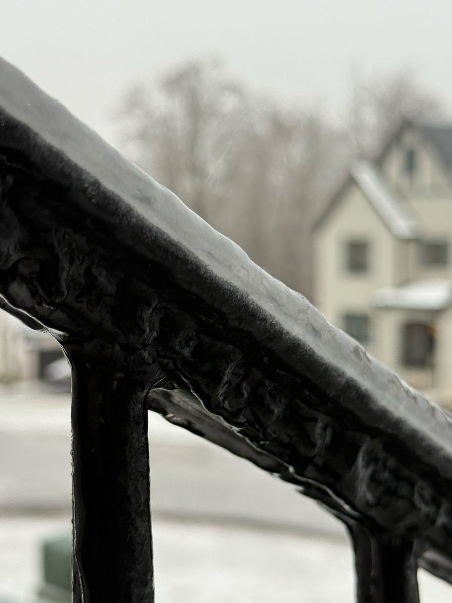 RayanneTes69820's tweet photo. @NashSevereWx #tspotter Arrington (east franklin area) ice accrued as of 8:15 am today https://t.co/H4CequsCHk