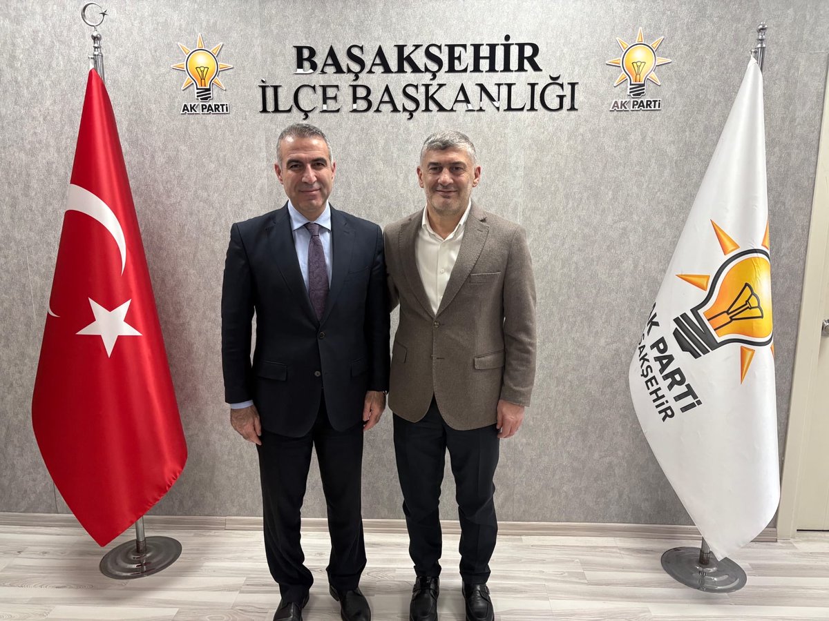 zulkufturkoglu's tweet photo. Ak Parti Başakşehir İlçe Başkanlığı görevine atanan kıymetli abim @abalin başkanıma hayırlı olsun ziyaretinde bulundum. Tecrübesi ve teşkilatçılığı ile bizlere hep örnek teşkil etmiş olan başkanıma muvaffakiyetler dilerim. https://t.co/GcIkKbdCDu