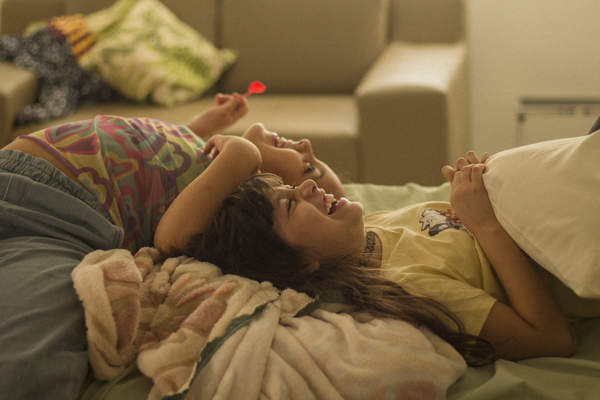 oxentepipoca's tweet image. O ótimo ‘A Natureza das Coisas Invisíveis’, estreia de Rafaela Camelo na direção de um longa-metragem, será adicionado em  27 de janeiro no catálogo da Netflix.

Na trama, duas meninas de dez anos se conhecem em um hospital e se unem pelo desejo de deixar aquele lugar. 🇧🇷